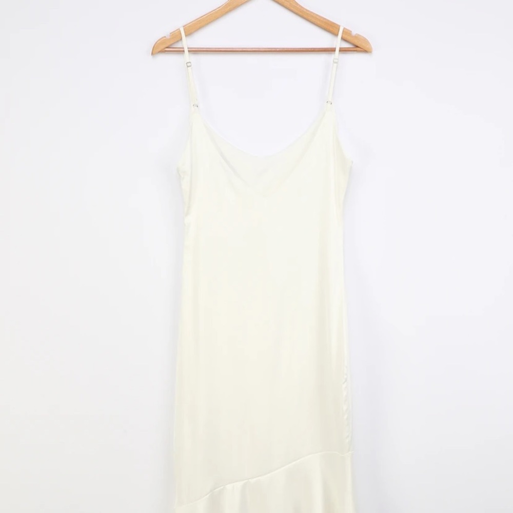 NWOT Lulus Maxi Dress
